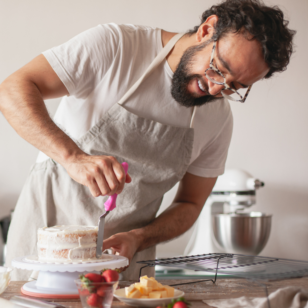 cake decorator